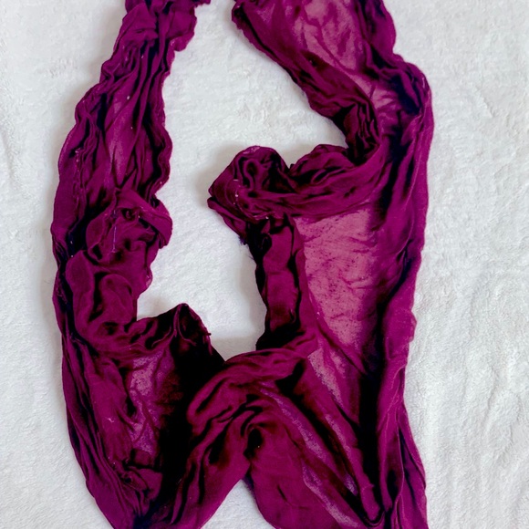 Maroon scarf - Picture 2 of 4
